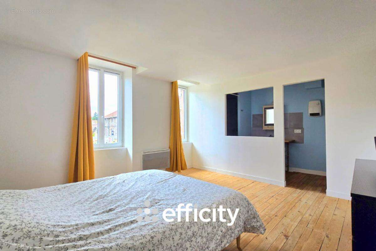 Maison à SAINT-LAURENT-DE-CHAMOUSSET