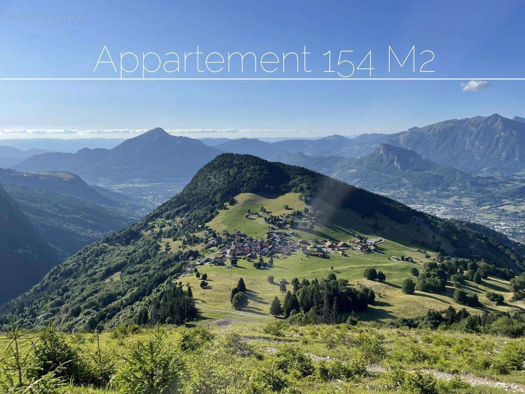 Appartement à NANCY-SUR-CLUSES