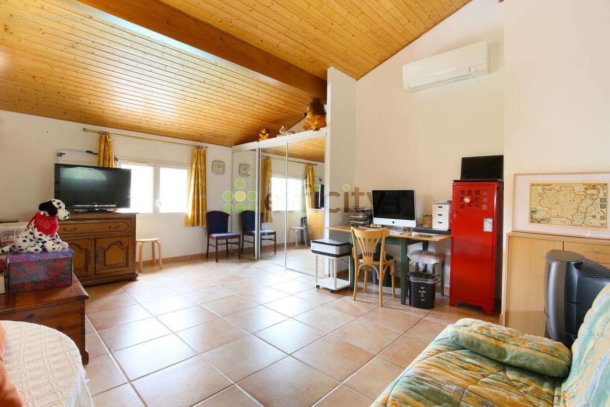 Maison à SAINTE-FOY-D&#039;AIGREFEUILLE