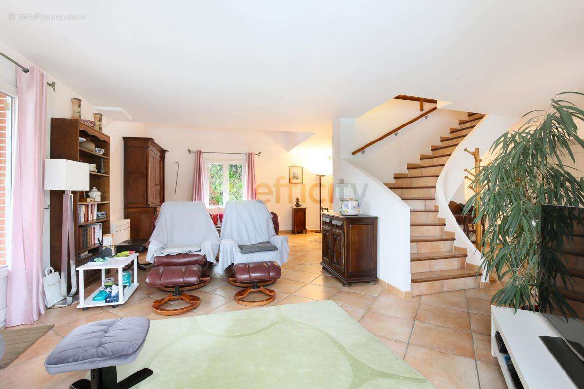 Maison à SAINTE-FOY-D&#039;AIGREFEUILLE