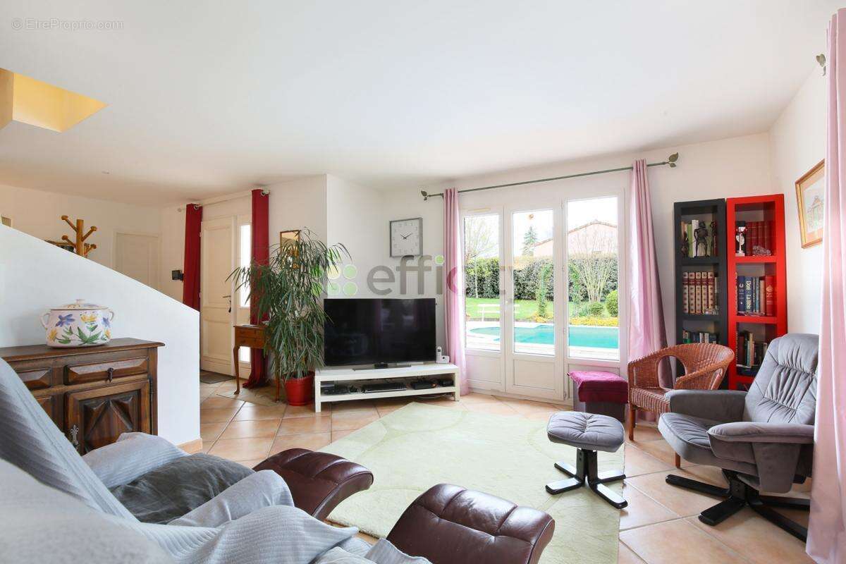 Maison à SAINTE-FOY-D&#039;AIGREFEUILLE