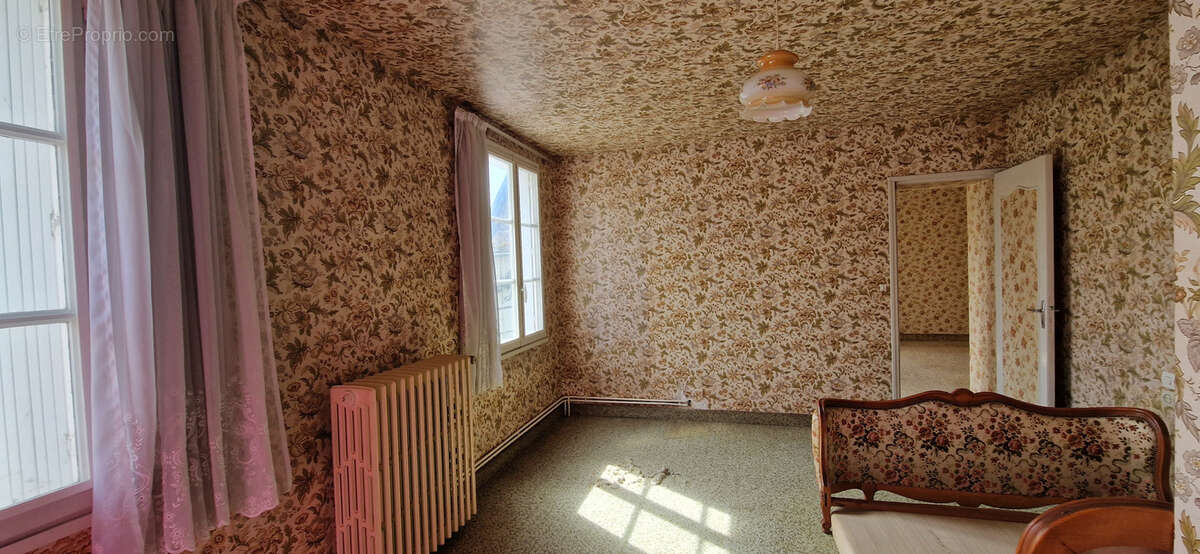 Maison à CHAMPIGNY-SUR-VEUDE