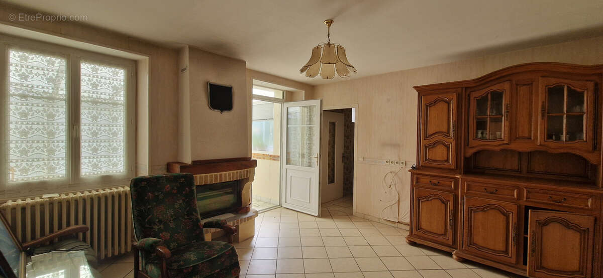 Maison à CHAMPIGNY-SUR-VEUDE