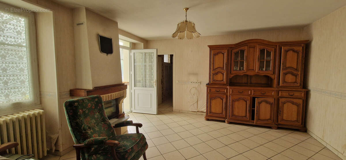 Maison à CHAMPIGNY-SUR-VEUDE