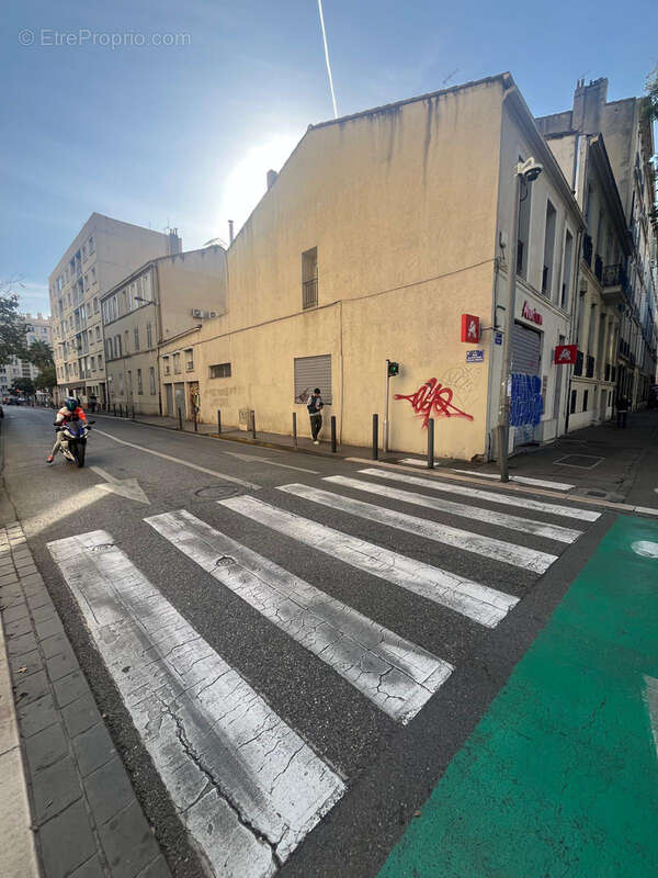 Commerce à MARSEILLE-5E