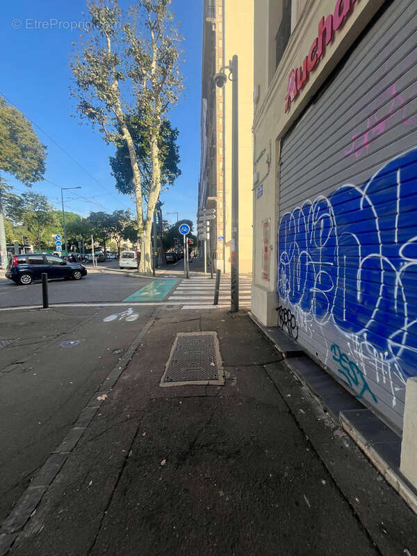 Commerce à MARSEILLE-5E