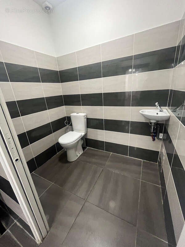 Commerce à MARSEILLE-5E