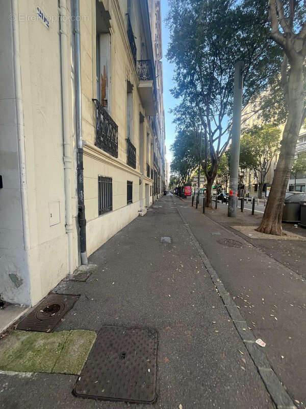 Commerce à MARSEILLE-5E