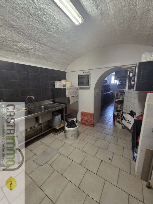 Commerce à RESTINCLIERES