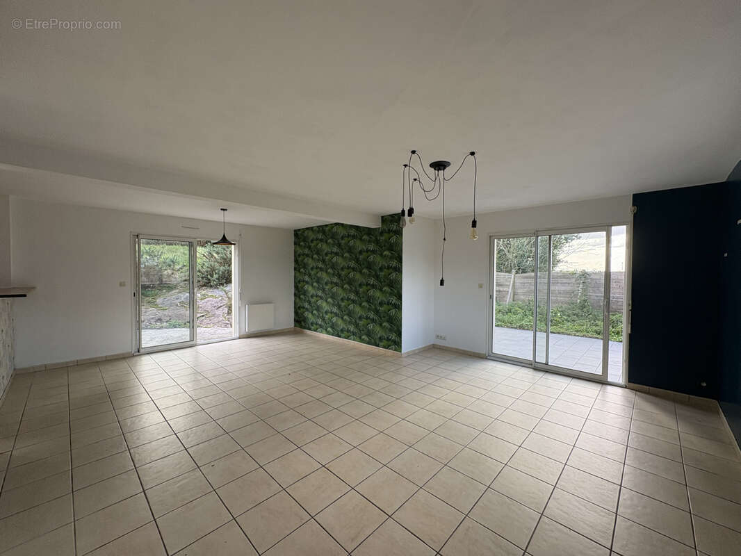 Maison à MINIAC-MORVAN