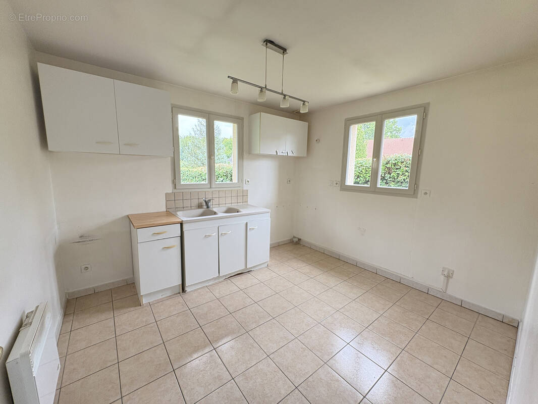 Maison à NEUFMOULIN