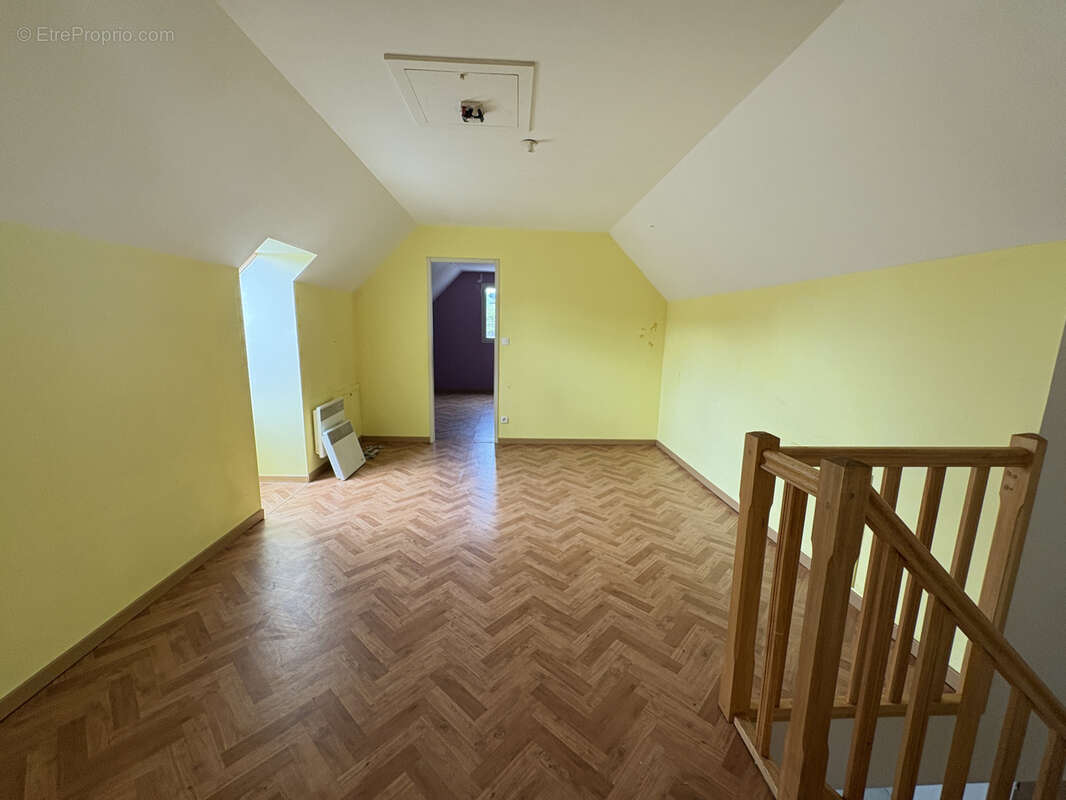 Maison à NEUFMOULIN