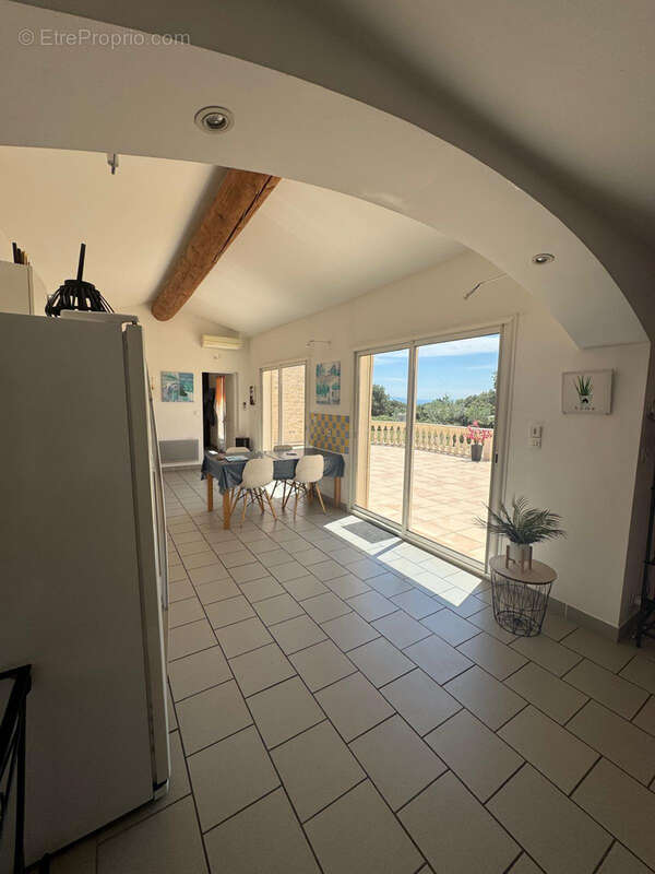 Maison à SAINTE-CECILE-LES-VIGNES