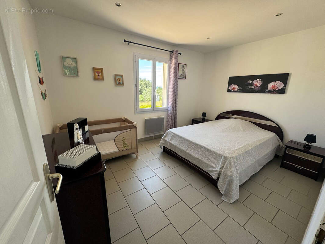 Maison à SAINTE-CECILE-LES-VIGNES