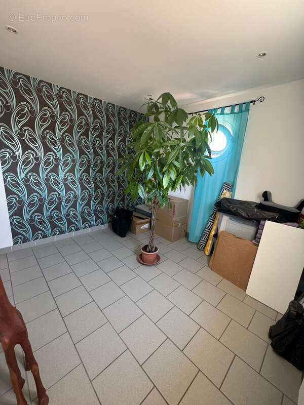 Maison à SAINTE-CECILE-LES-VIGNES