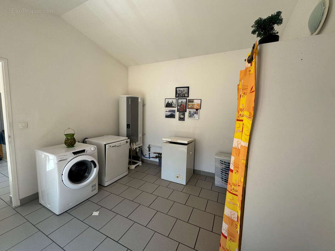 Maison à SAINTE-CECILE-LES-VIGNES