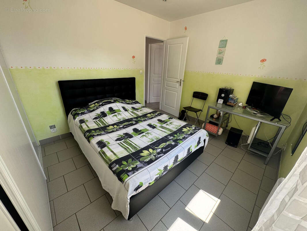 Maison à SAINTE-CECILE-LES-VIGNES