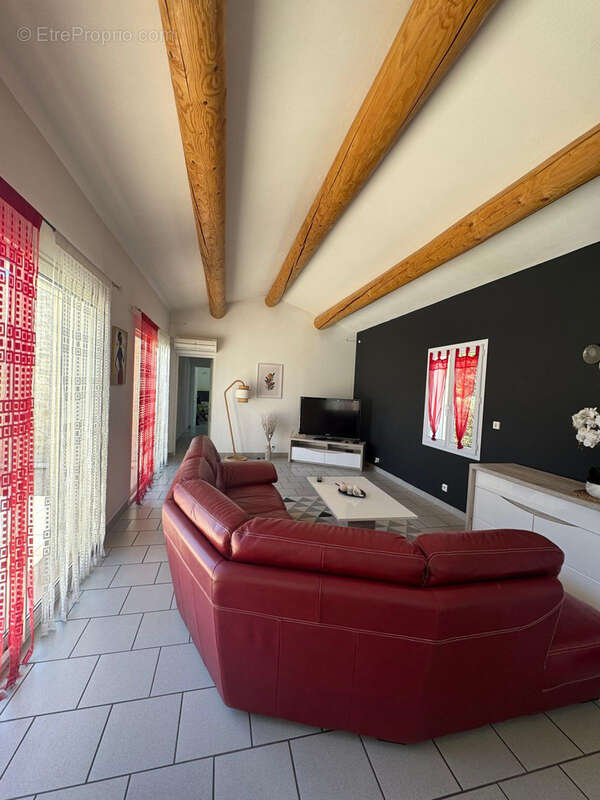 Maison à SAINTE-CECILE-LES-VIGNES