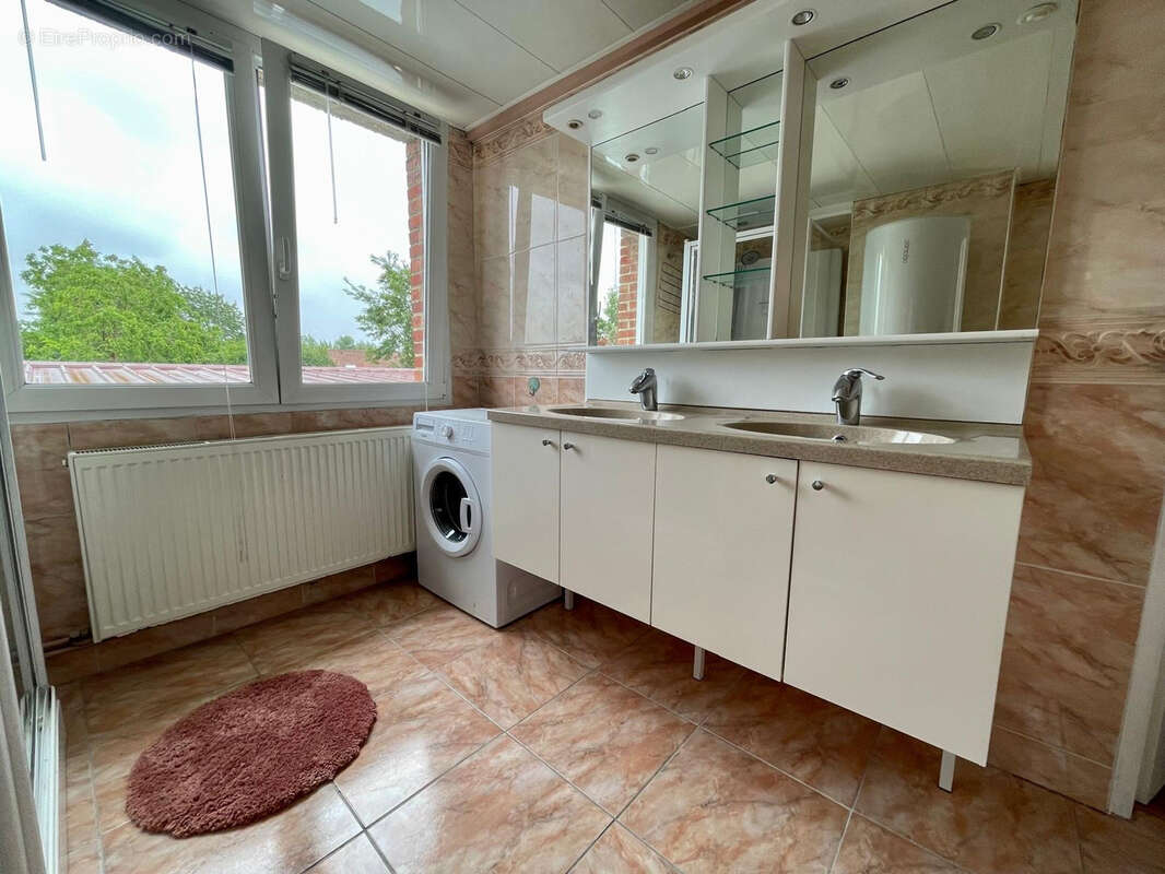 Appartement à SAINGHIN-EN-MELANTOIS