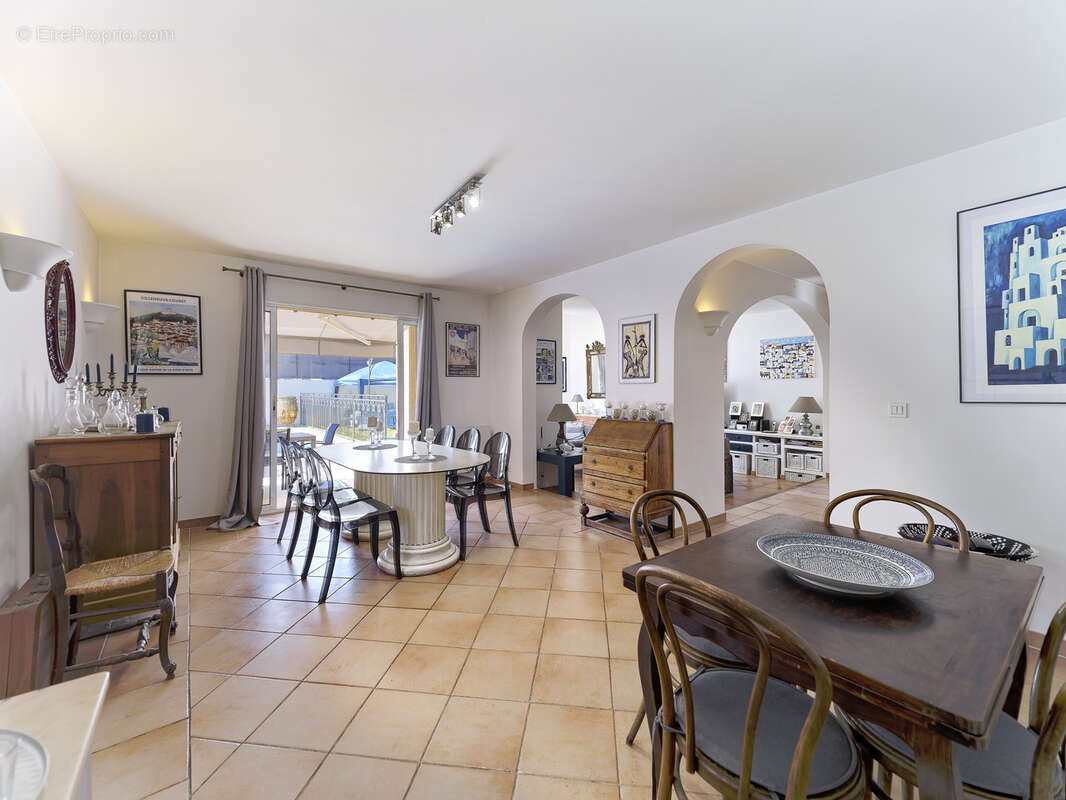 Maison à VILLENEUVE-LOUBET