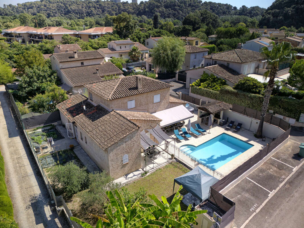 Maison à VILLENEUVE-LOUBET