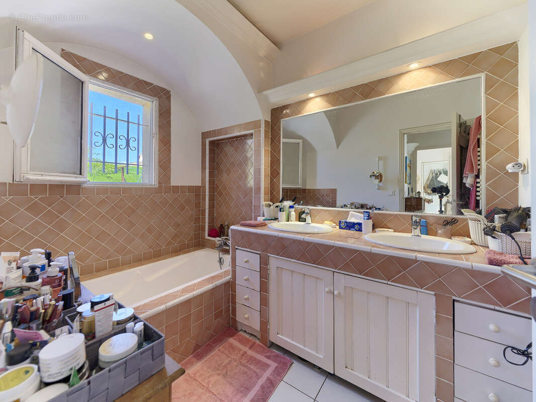 Maison à VILLENEUVE-LOUBET