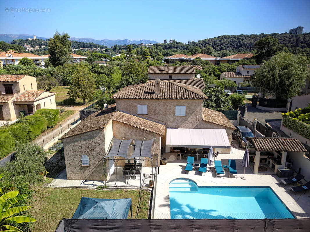 Maison à VILLENEUVE-LOUBET