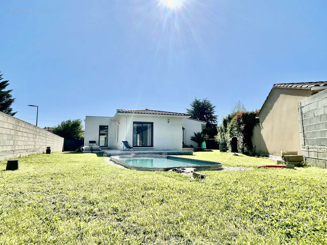Maison à SAINT-PAUL-LES-FONTS