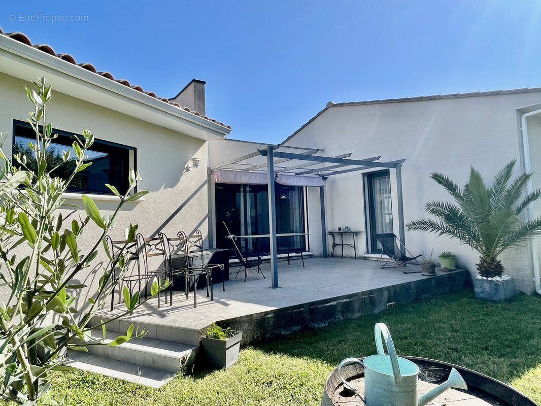 Maison à SAINT-PAUL-LES-FONTS