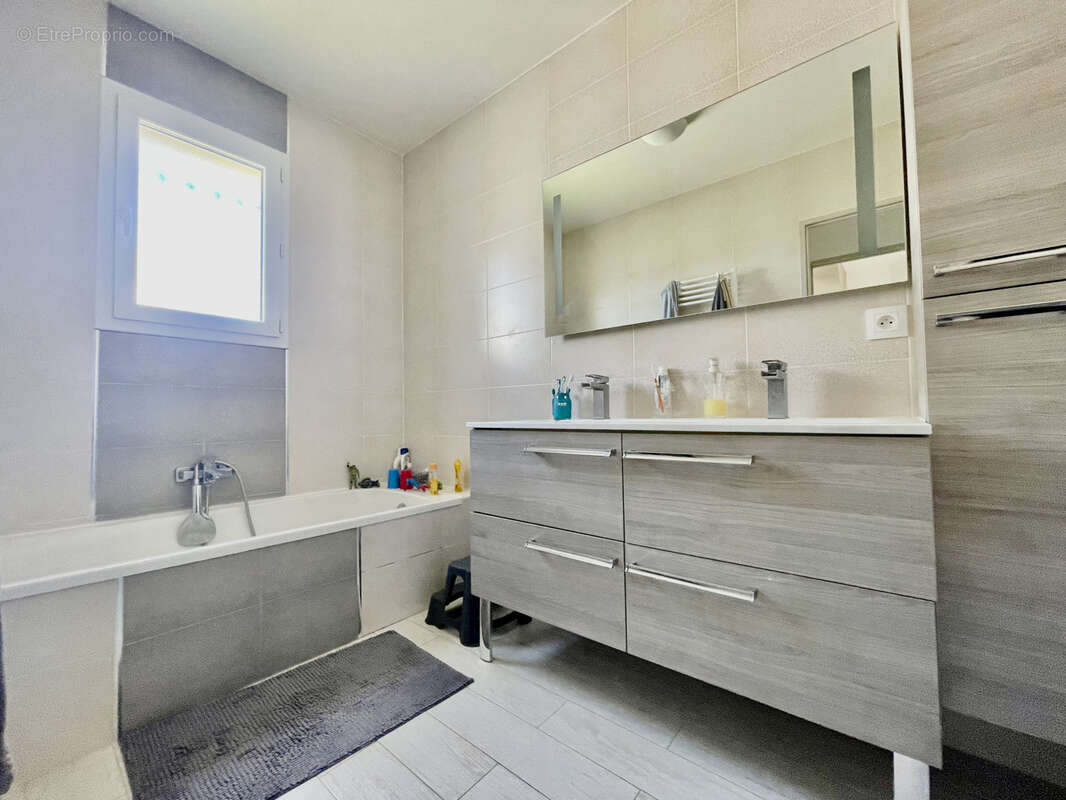 Maison à SAINT-PAUL-LES-FONTS