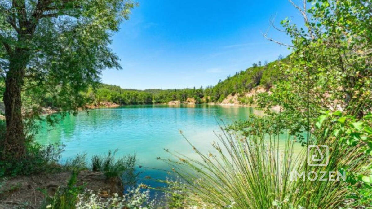 Maison à VINS-SUR-CARAMY