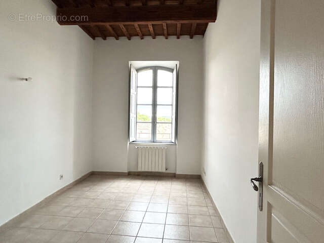 Appartement à BAGNOLS-SUR-CEZE