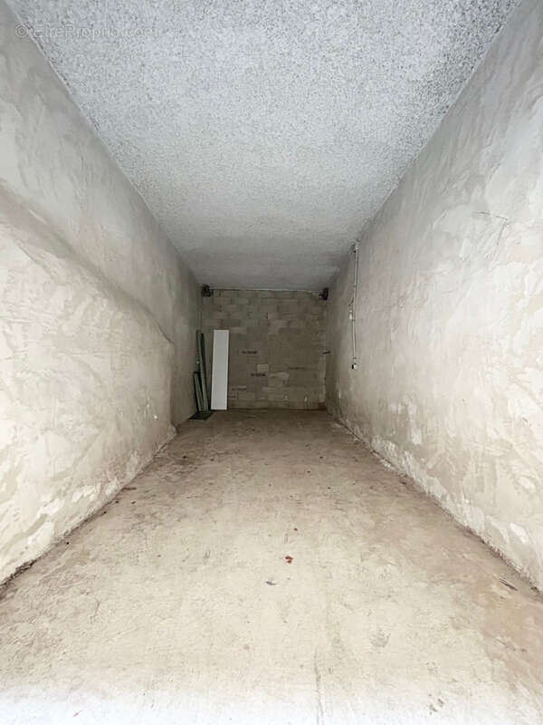 Appartement à BAGNOLS-SUR-CEZE