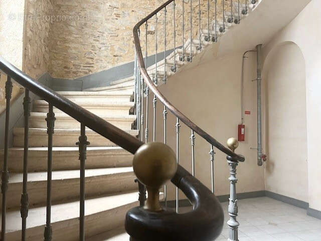 Appartement à BAGNOLS-SUR-CEZE