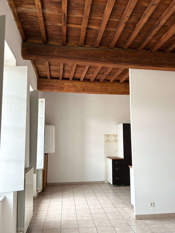 Appartement à BAGNOLS-SUR-CEZE