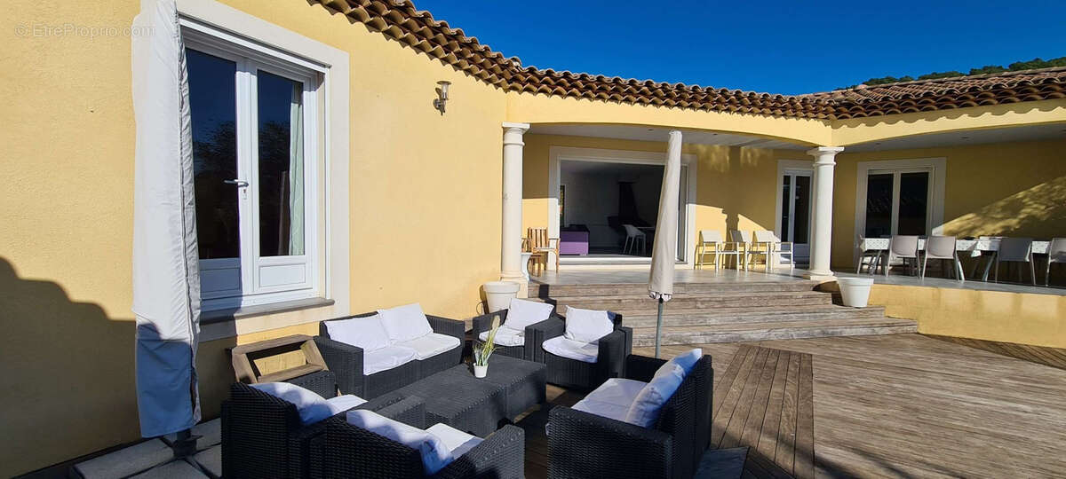 Maison à SOLLIES-PONT