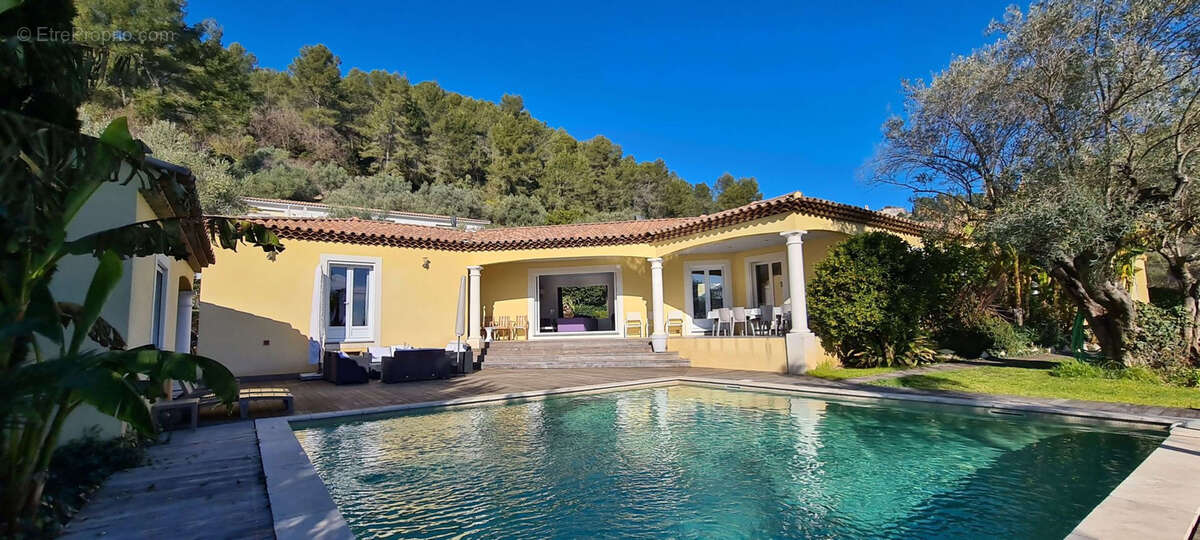 Maison à SOLLIES-PONT