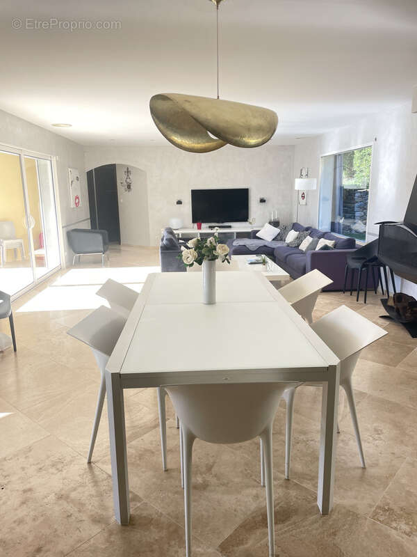 Maison à SOLLIES-PONT