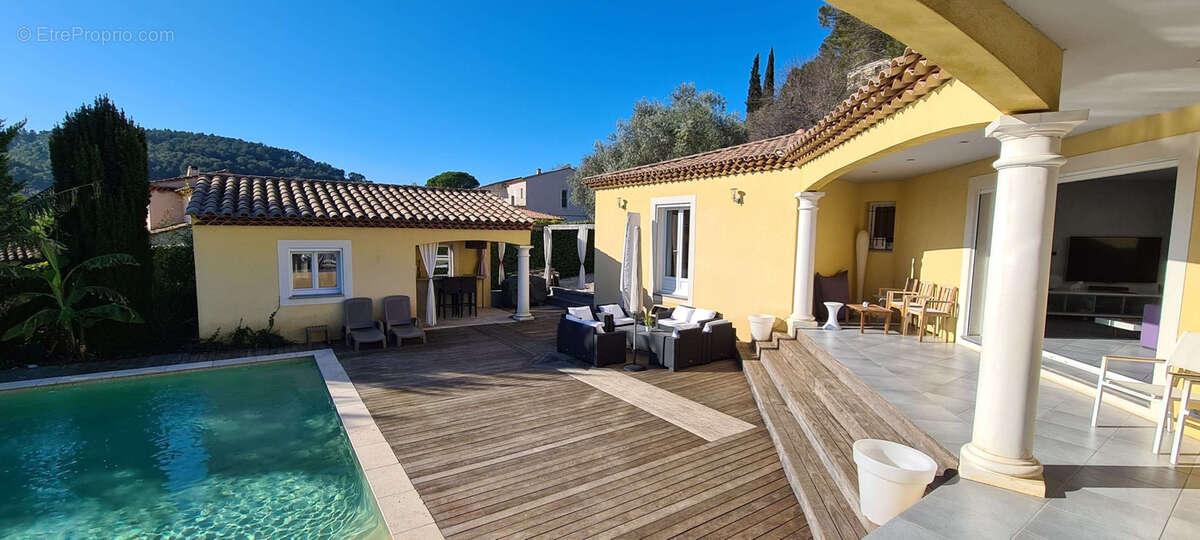 Maison à SOLLIES-PONT