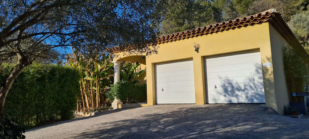 Maison à SOLLIES-PONT