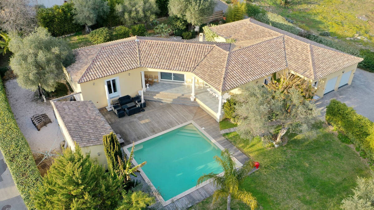 Maison à SOLLIES-PONT