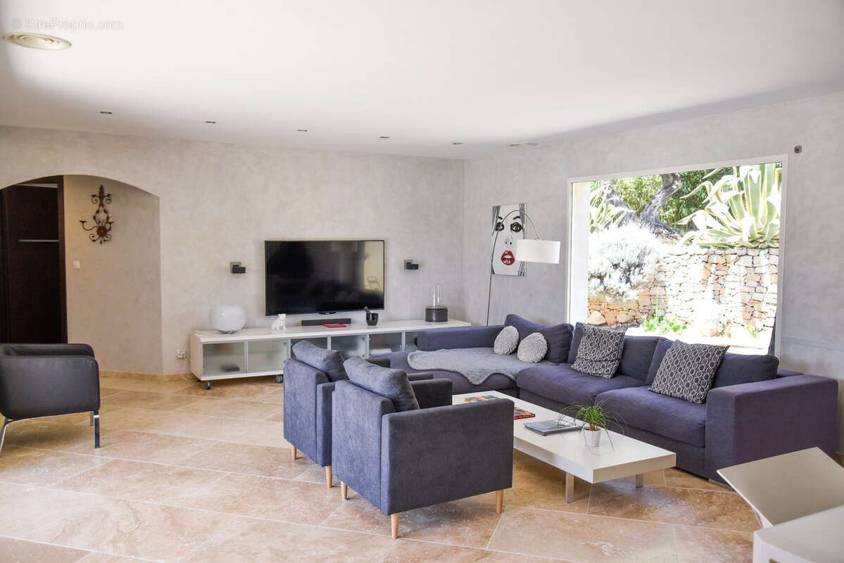 Maison à SOLLIES-PONT