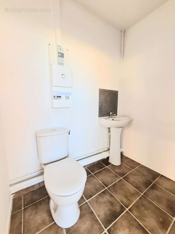 Commerce à LA LONDE-LES-MAURES