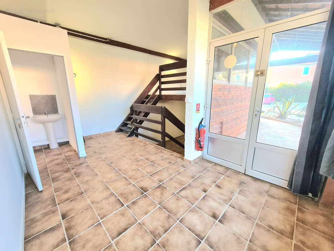 Commerce à LA LONDE-LES-MAURES