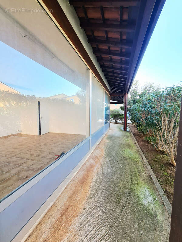 Commerce à LA LONDE-LES-MAURES