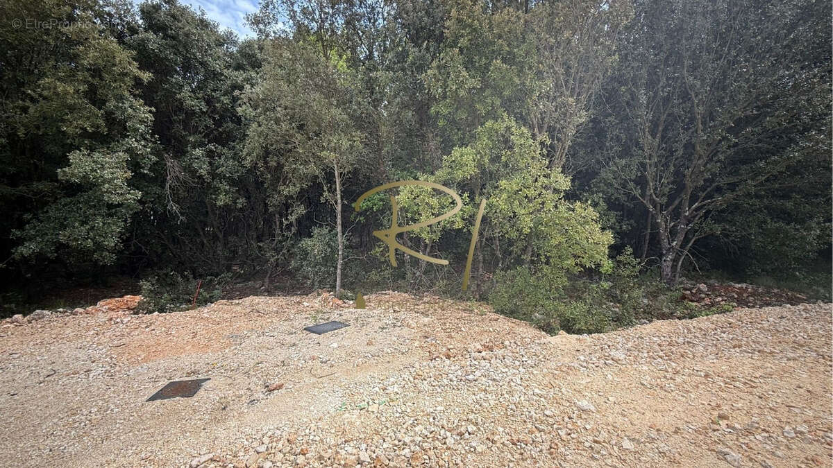 Terrain à ORGNAC-L&#039;AVEN