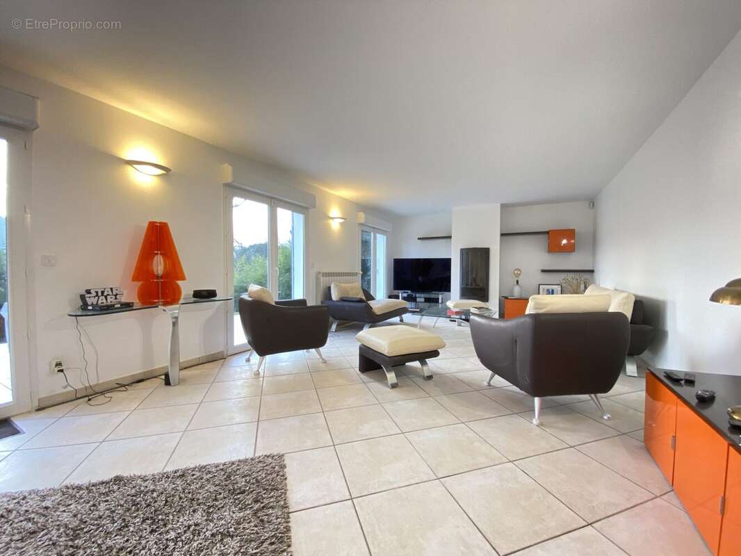 Maison à SOISY-SUR-SEINE