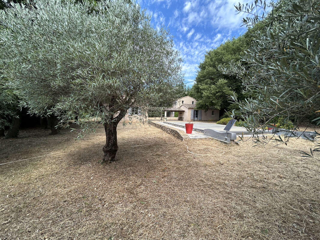 Maison à SAINT-QUENTIN-LA-POTERIE