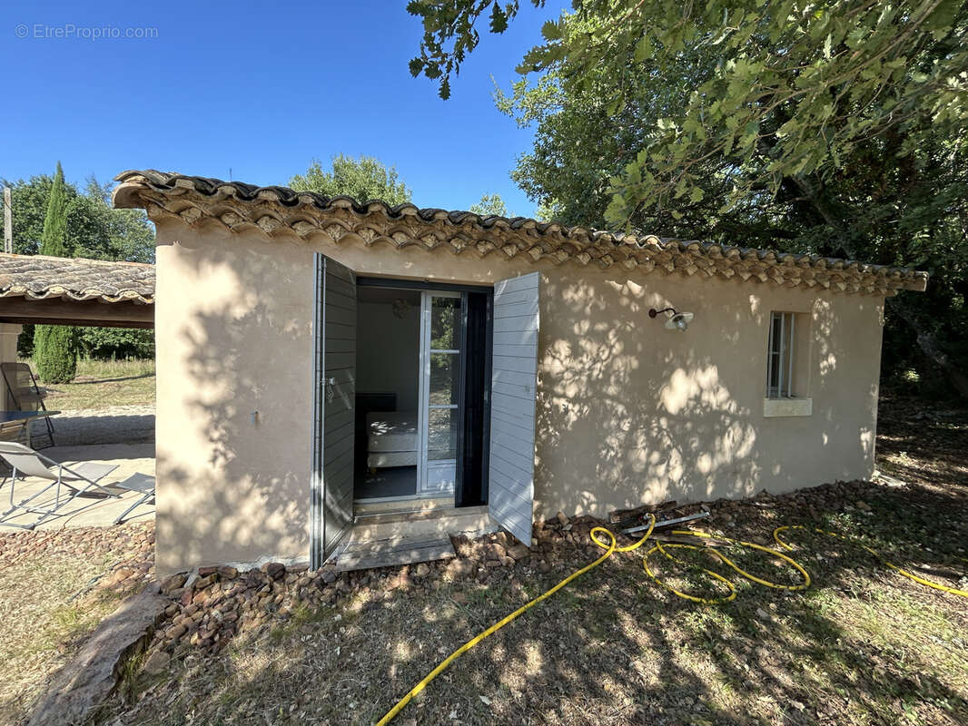 Maison à SAINT-QUENTIN-LA-POTERIE