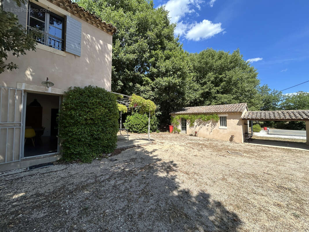 Maison à SAINT-QUENTIN-LA-POTERIE